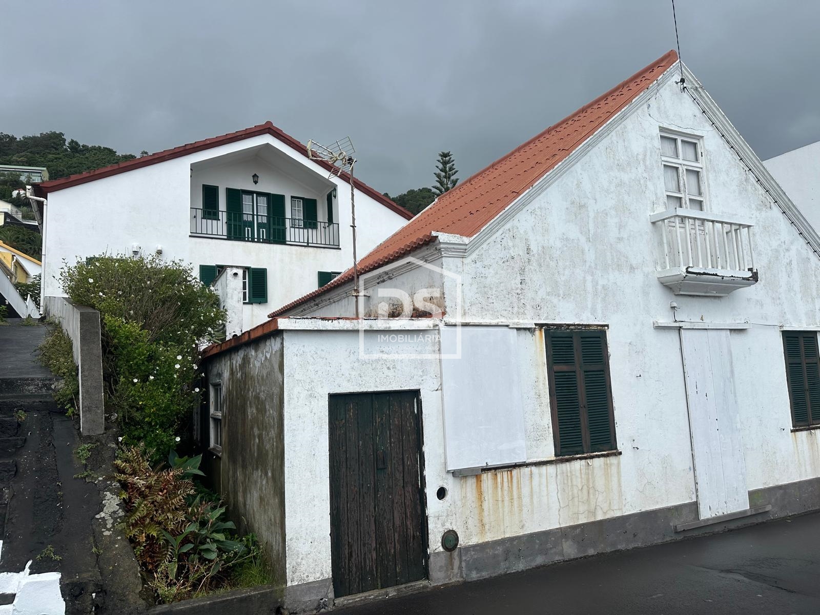 House T4