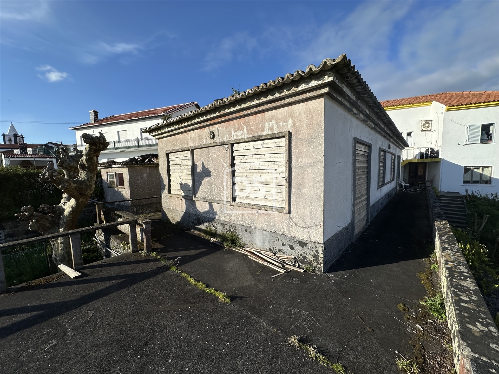 House T4
